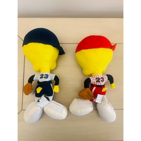 Vintage 1998 Looney Tunes Tweety Bird Baseball Plushie Red Blue 9" Stuffed Toy - Picture 2 of 8